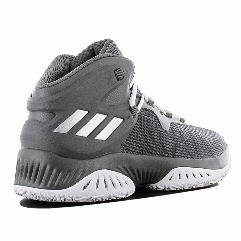 Jakie są opinie o butach Adidas Trae Young?