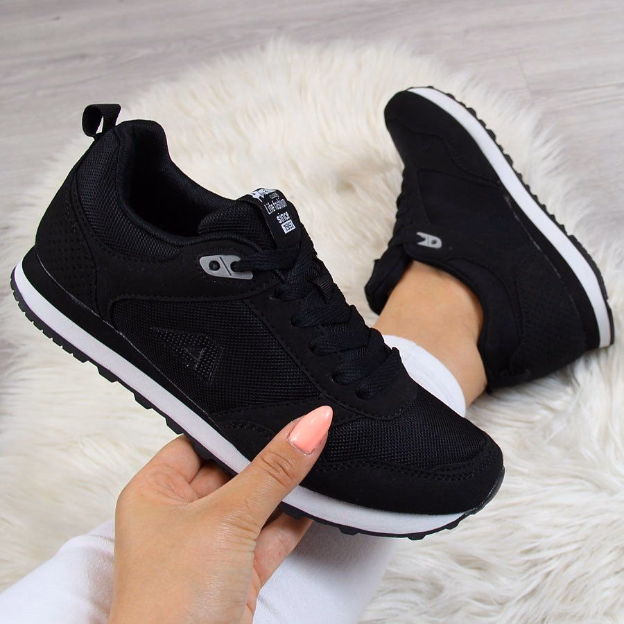 Gdzie kupić tanie buty sportowe damskie?