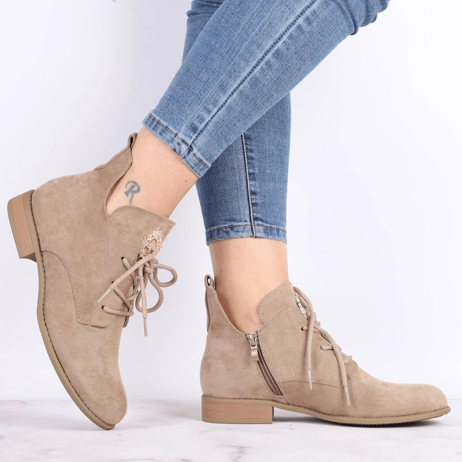 Jakie rajstopy do beżowych butów?