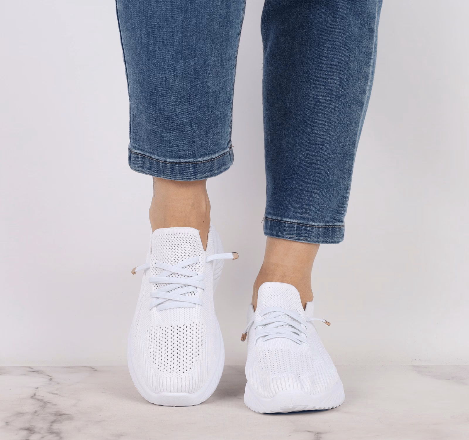 Gdzie kupić białe buty adidas?