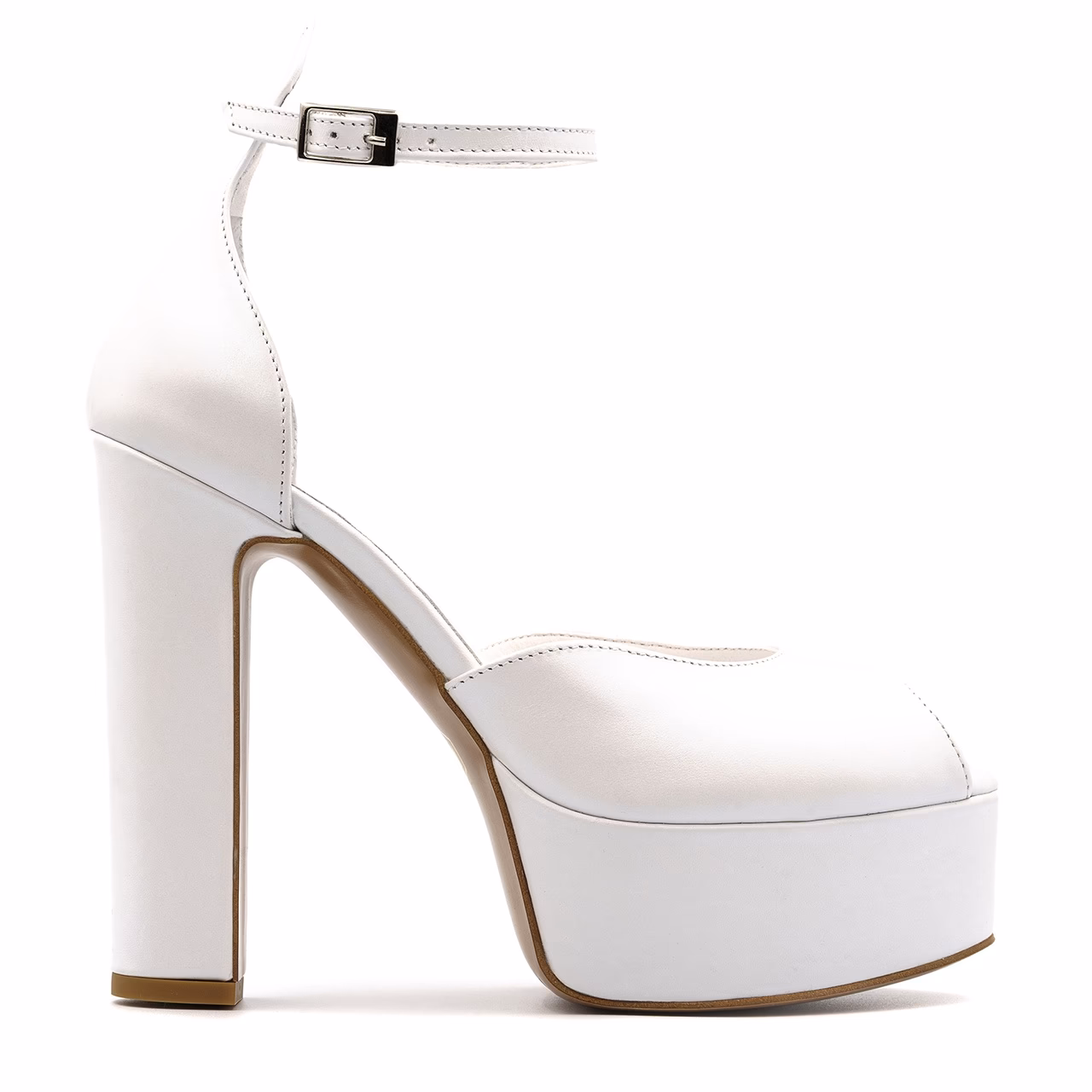 Czy białe buty pasują do wszystkiego?