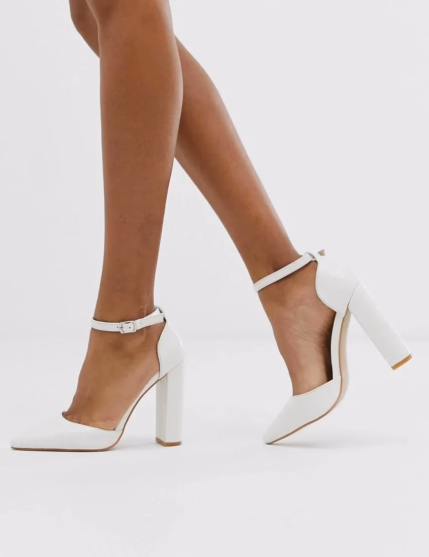 Jak dobrać białe buty na słupku do figury?