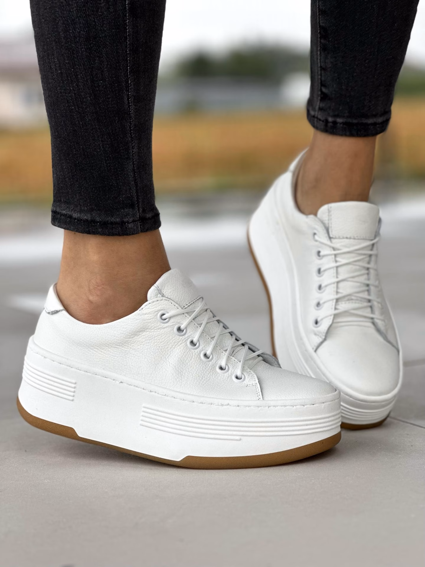 Jak czyścić białe skórzane buty?