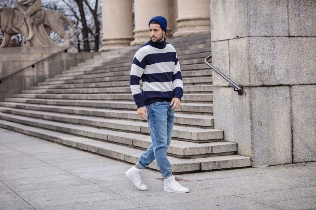 Jak nosić białe sneakersy męskie?