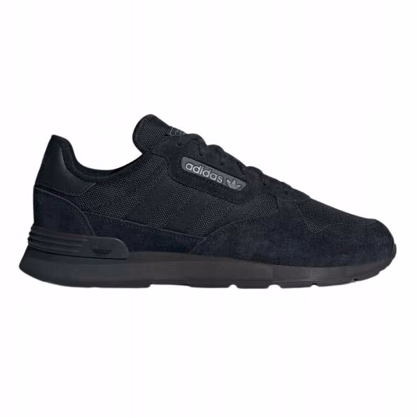 Czym się różnią sneakersy od trampek?