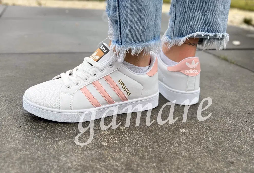 Z czego są wykonane buty Adidas Superstar?
