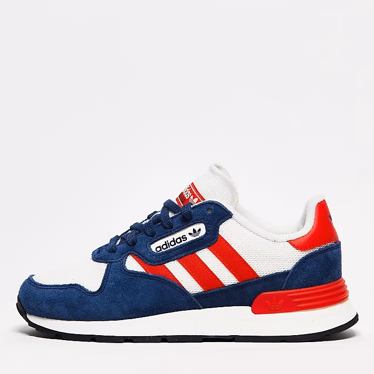 Czy granatowe buty pasują do jeansów?