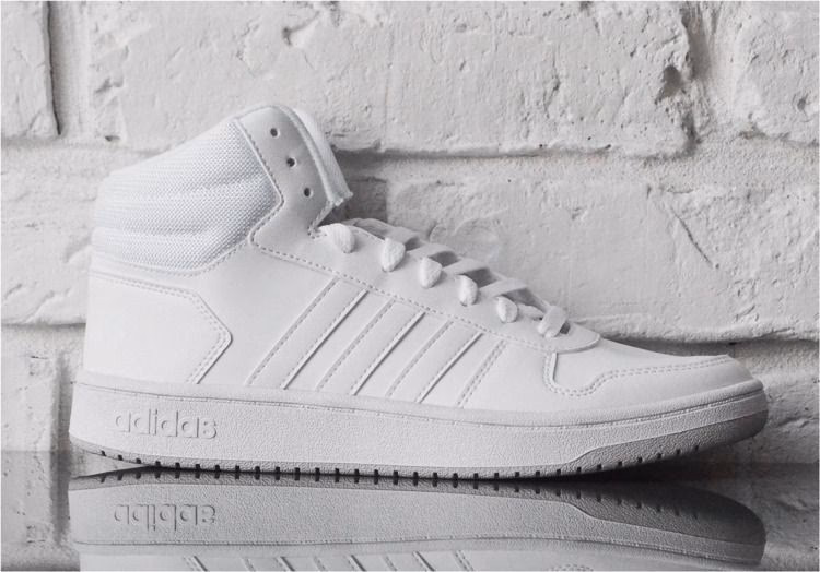 Jakie białe buty męskie Adidas są modne?