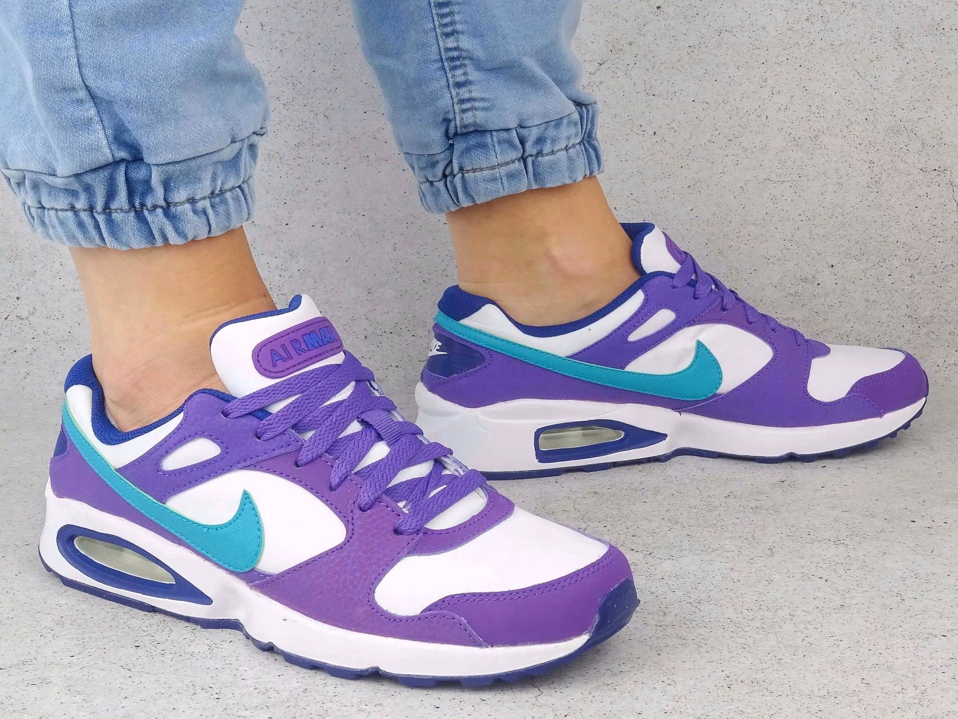 Gdzie znajdę największy wybór butów Adidas i Nike w wyprzedaży?