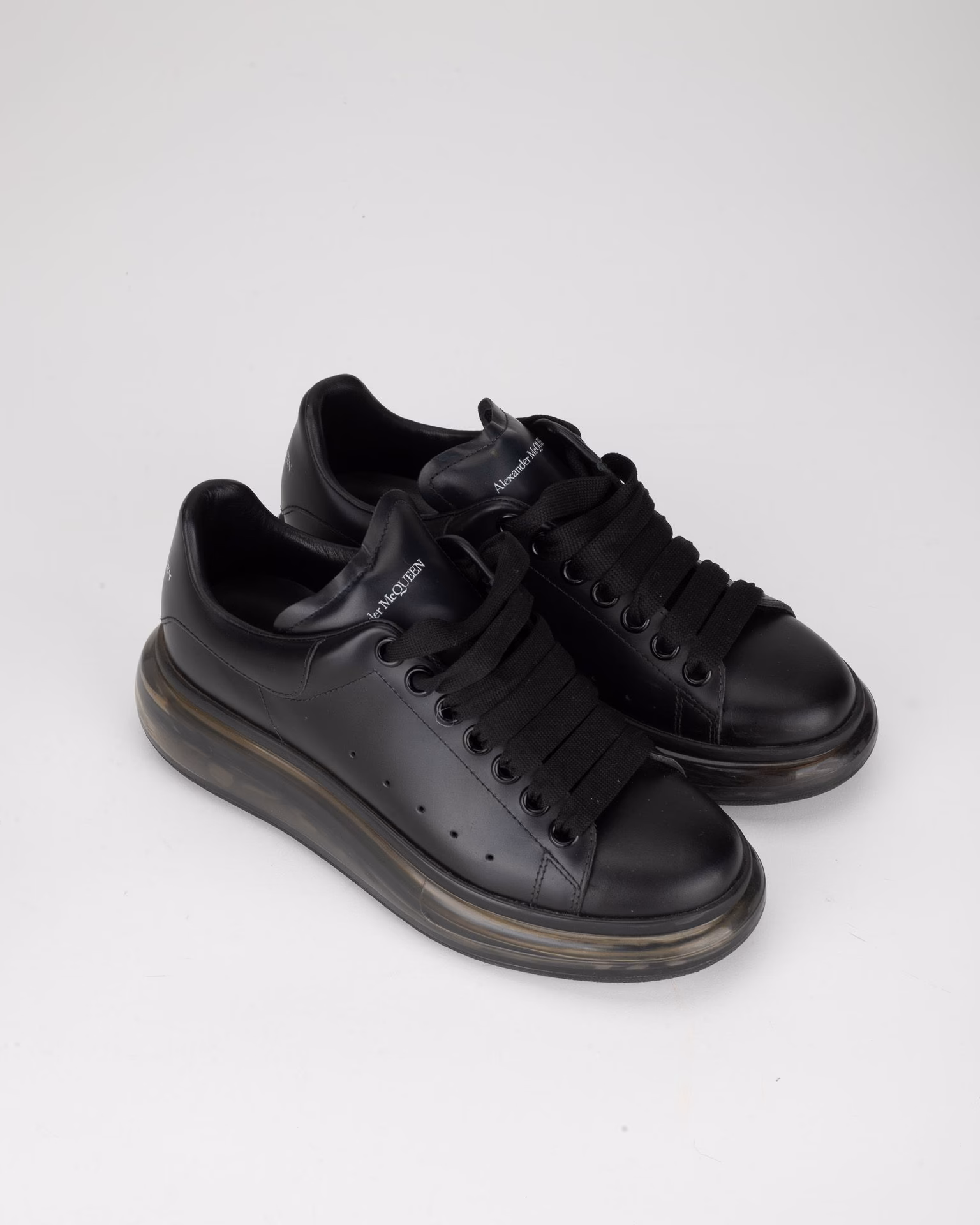 Jak rozpoznać oryginalne buty Alexander McQueen?