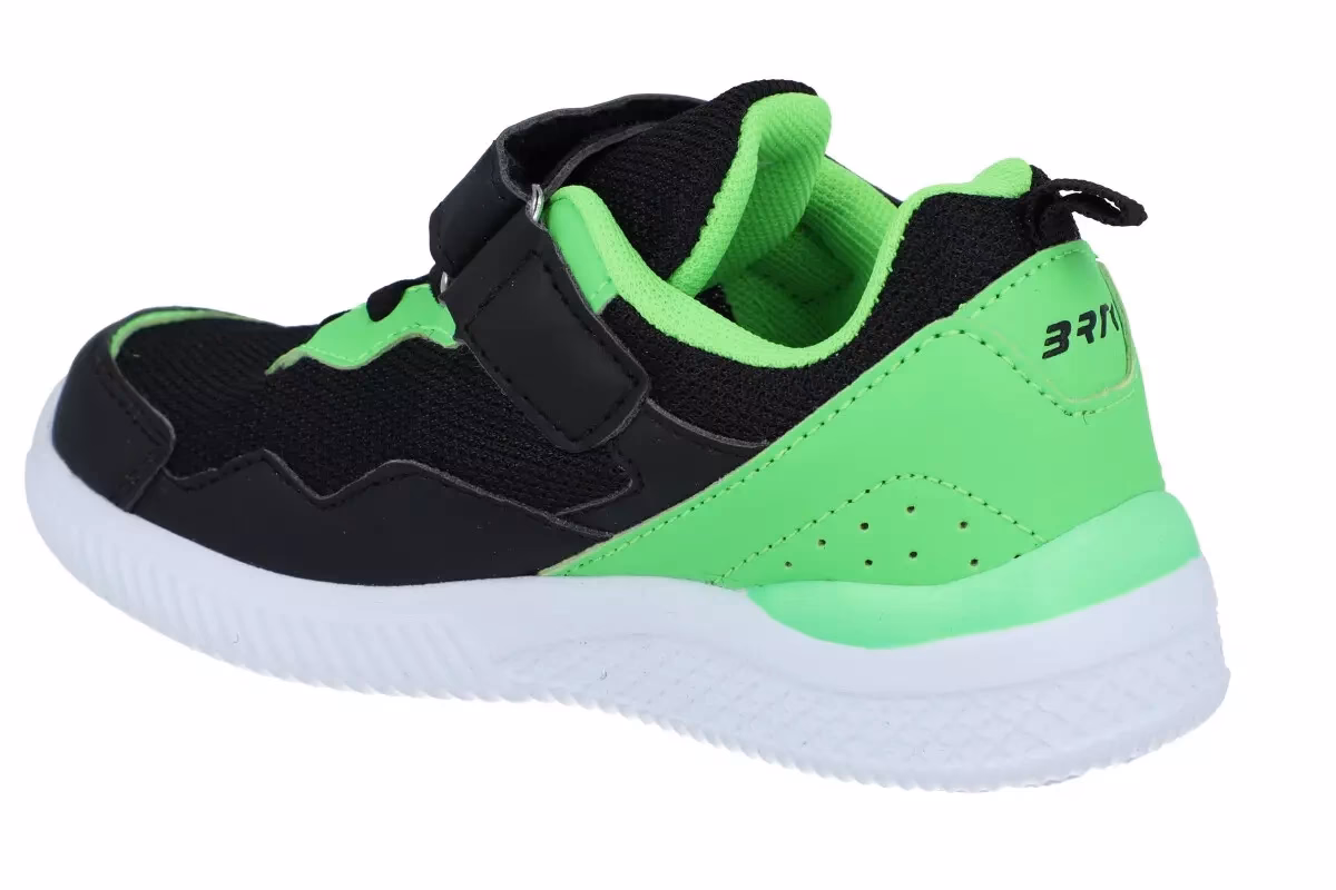 Jak dobrać rozmiar buta dla dziecka?