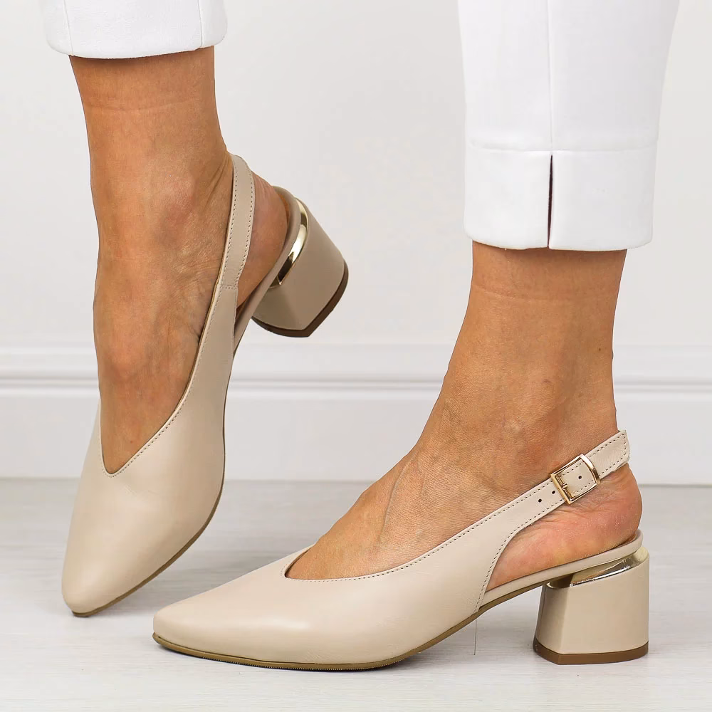 Jak nazywają się buty z odkrytą piętą?