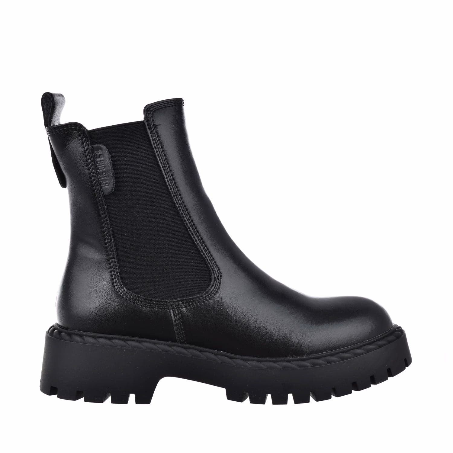 Czy botki pasują do sukienki?