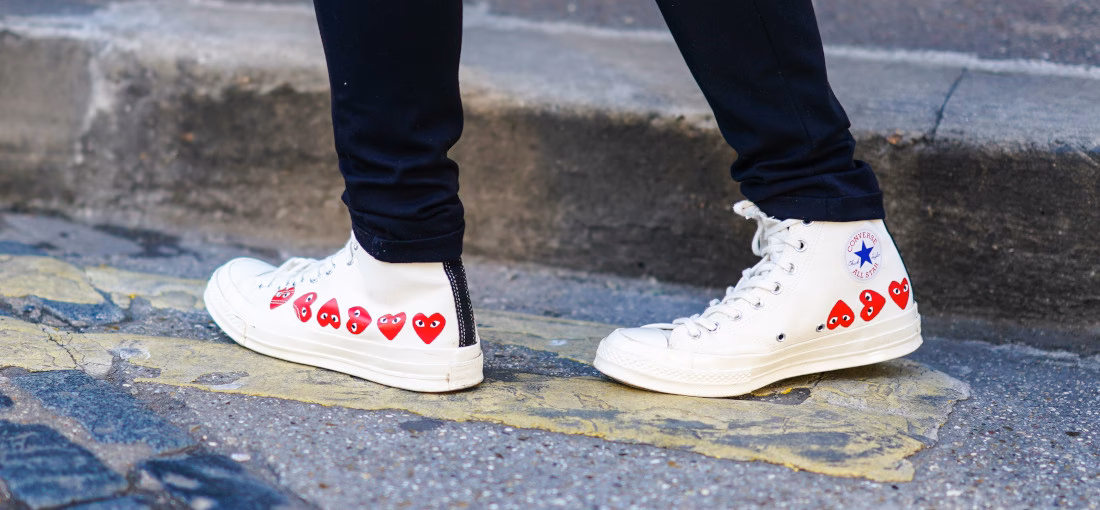 Jakie rozmiary butów Converse z serduszkami są dostępne?