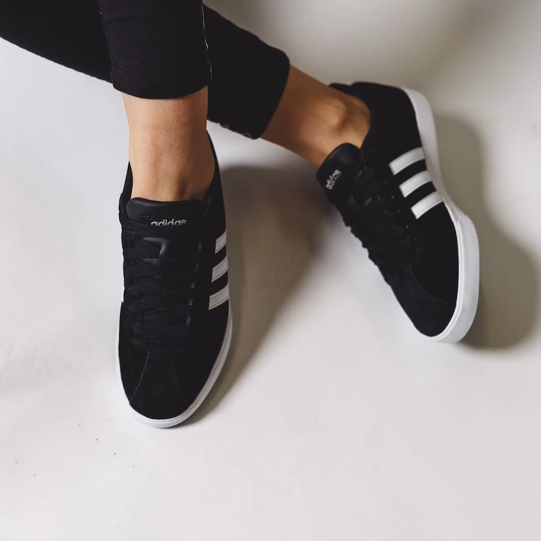 Czarne buty Adidas damskie - jakie wybrać?