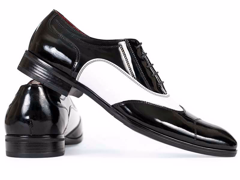 Jak nosić czarno-białe buty?