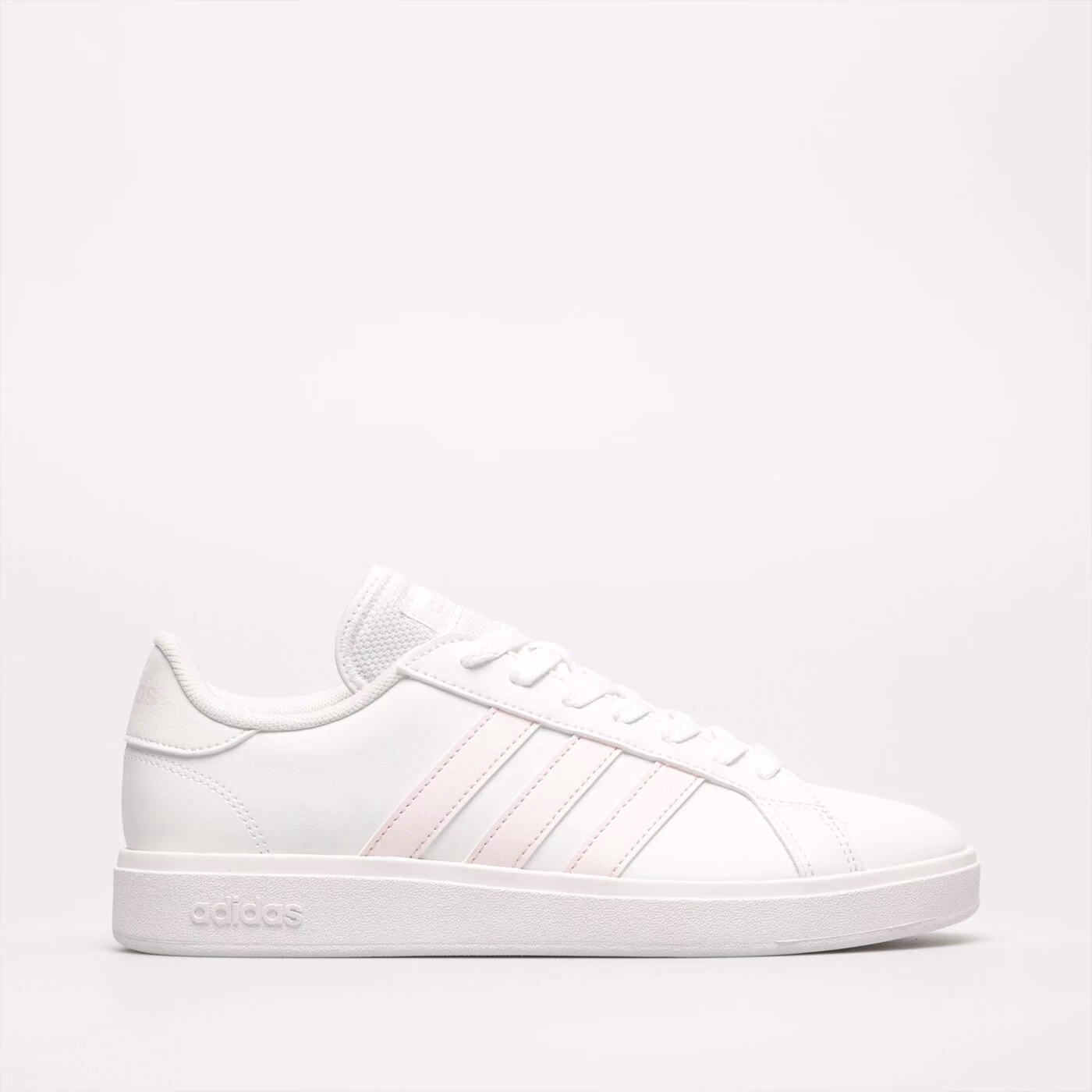 Jakie buty Adidas są modne?