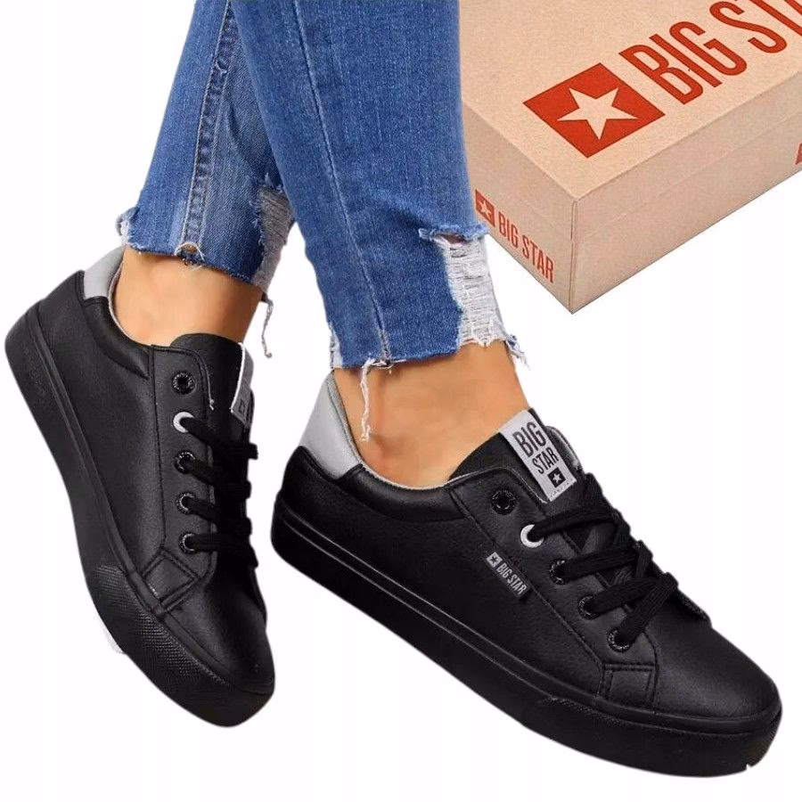 Jak nosić białe sneakersy damskie?