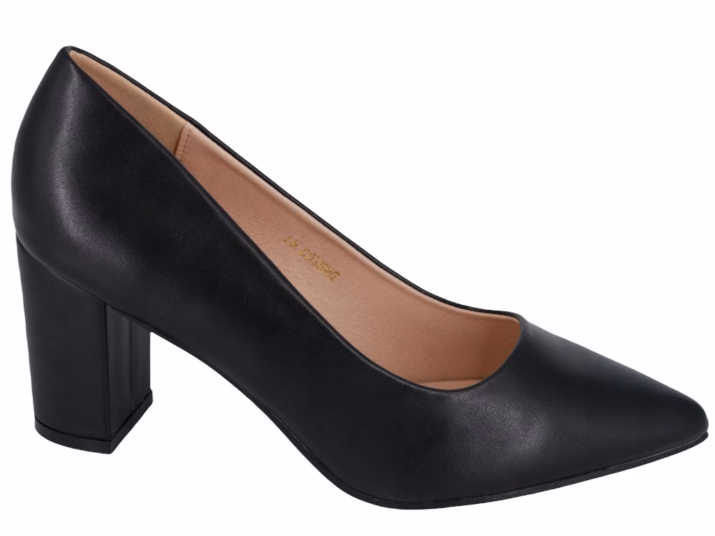 Jak dobrać buty do sukienki?