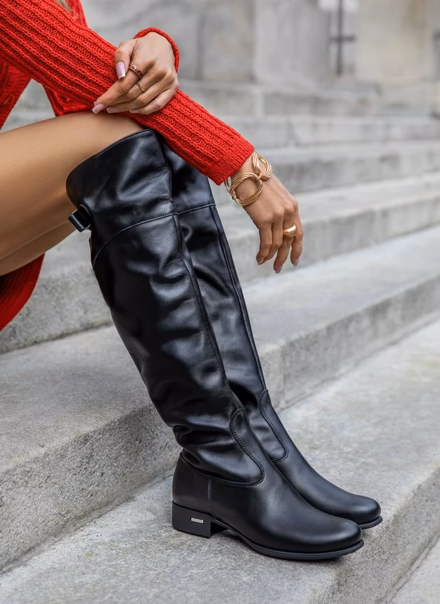 Jak nosić kozaki za kolano żeby nie wyglądać wulgarnie?