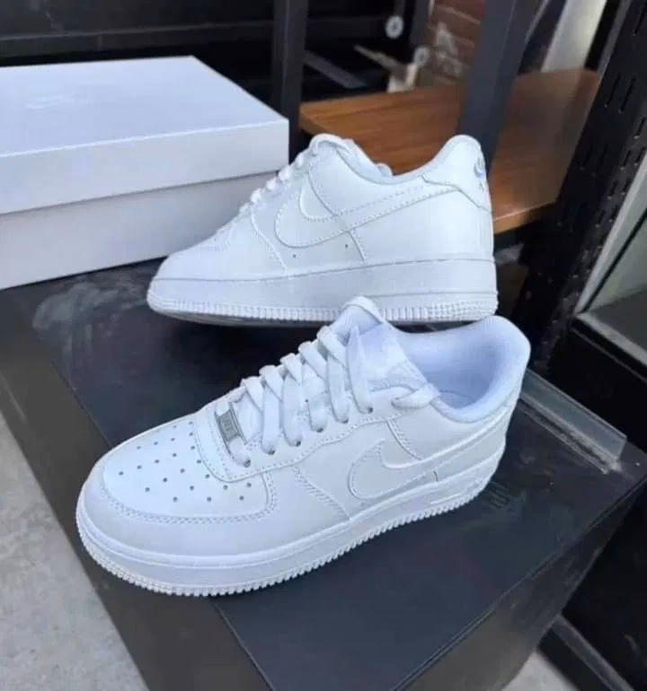 Jakie buty są teraz modne?