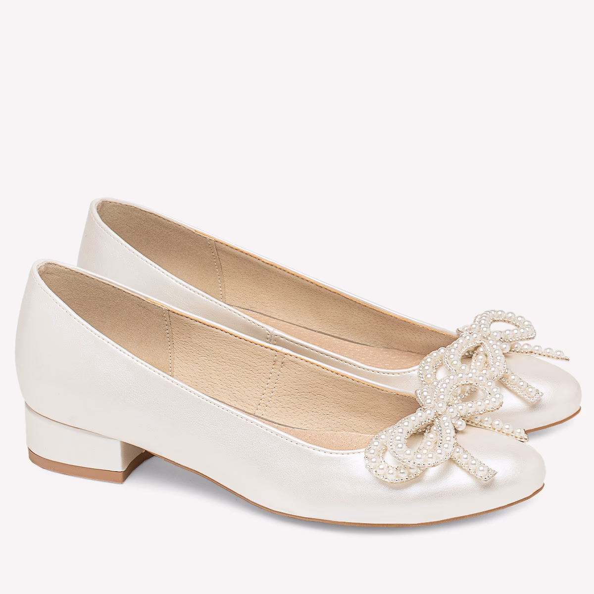 Czy buty damskie rozmiar 43 są łatwo dostępne?