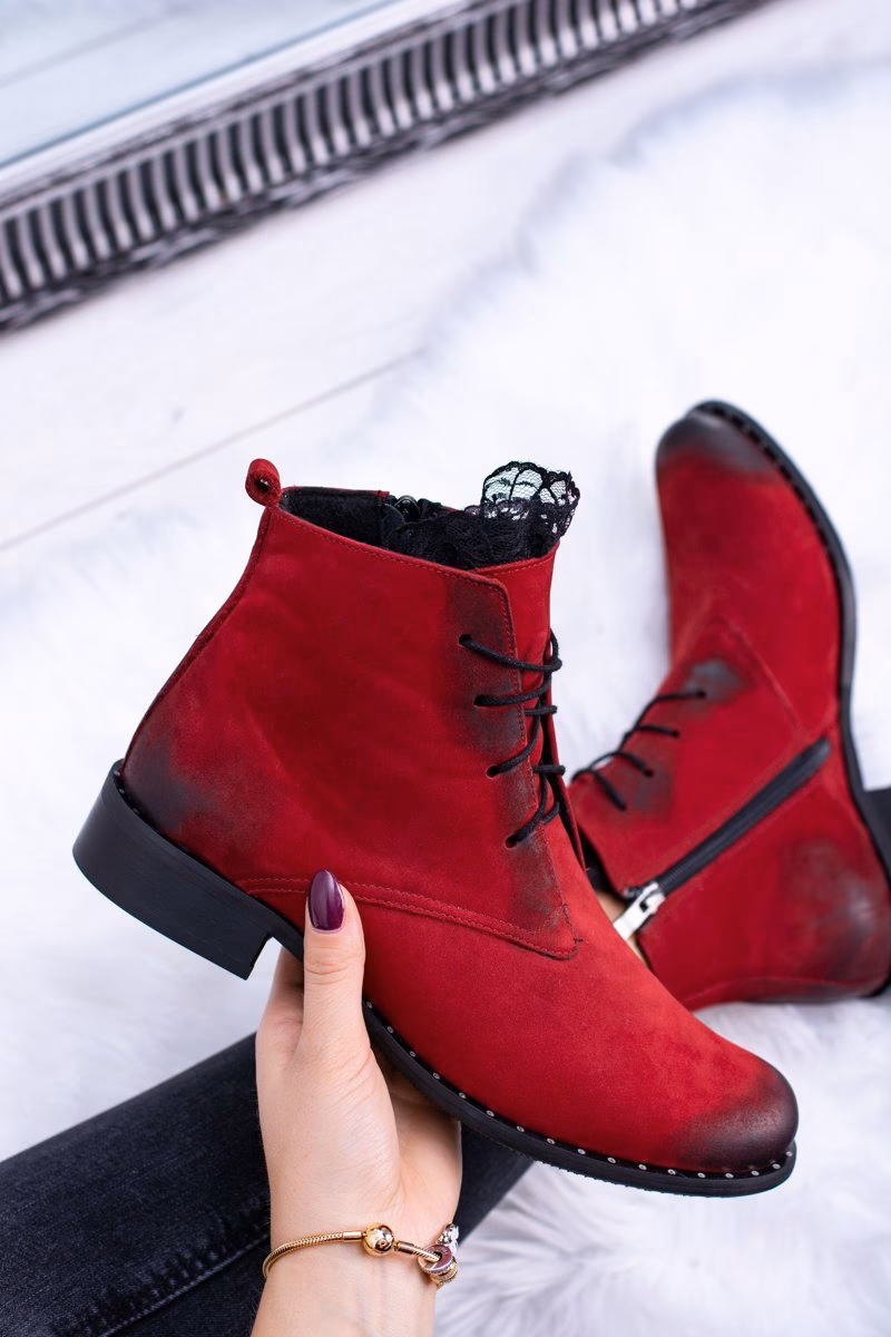 Jak nosić czerwone buty?