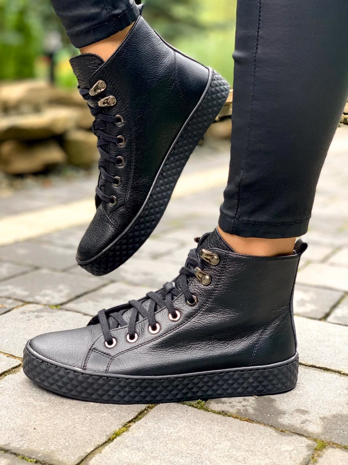 Czy skórzane buty rozciągają się?