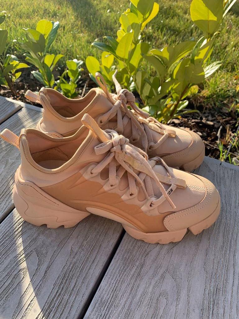 Gdzie kupić oryginalne buty Dior?