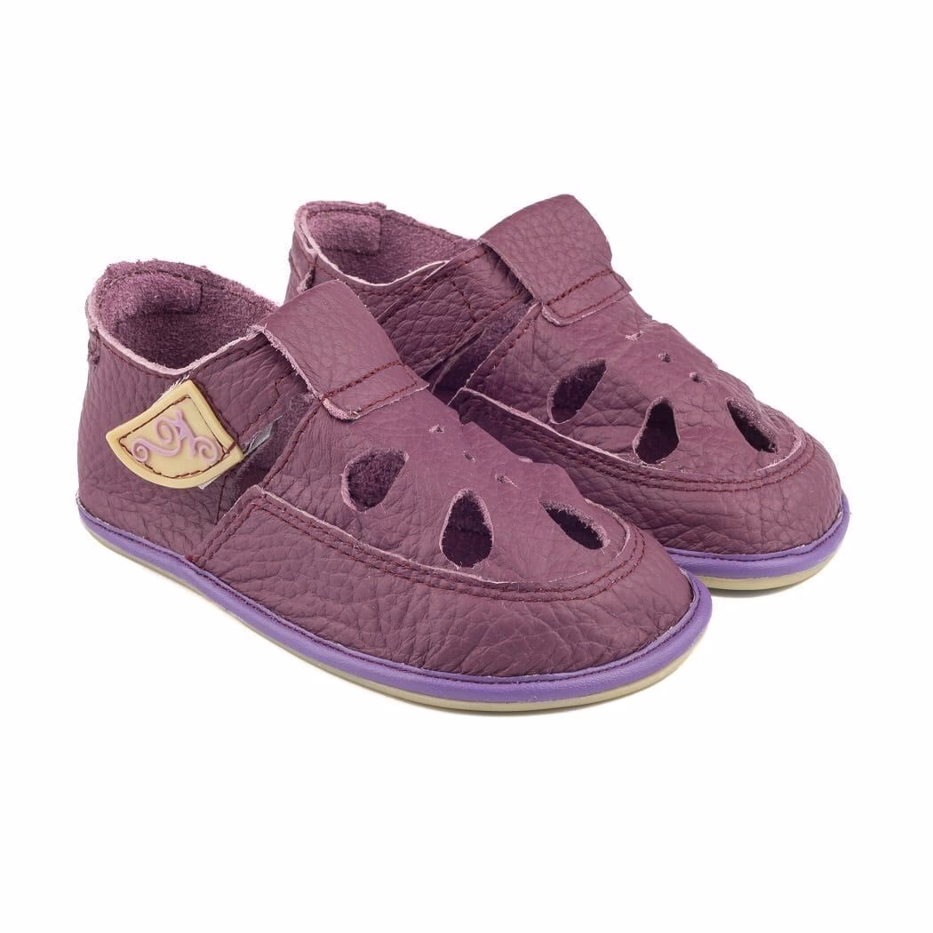 Z jakich materiałów robi się ręcznie robione buty dla dzieci?