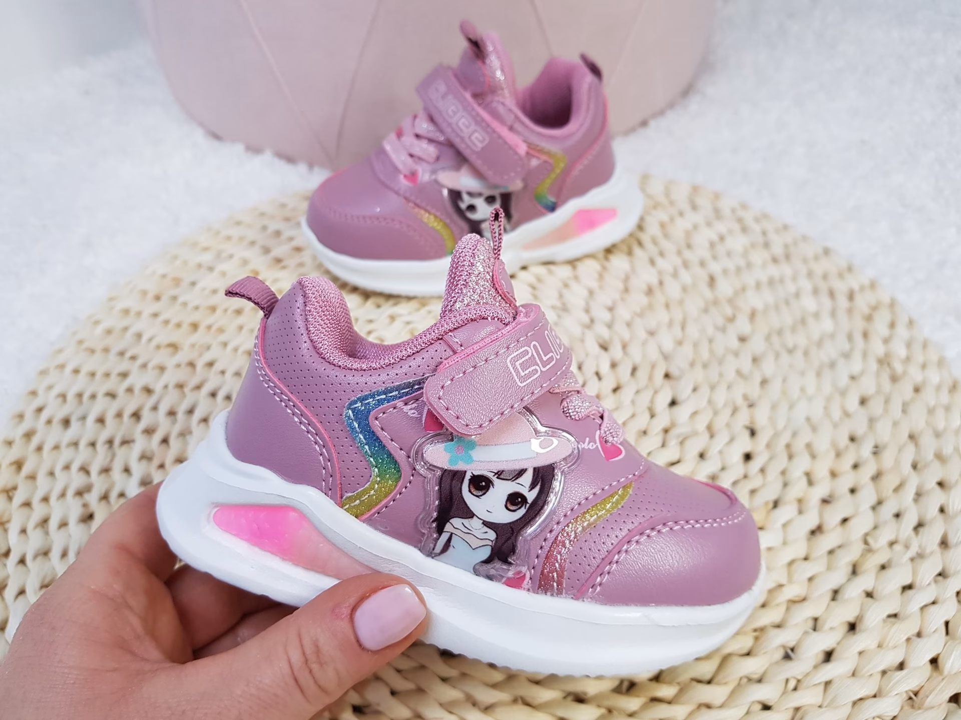 Jaki rozmiar butów dla dziecka 21?