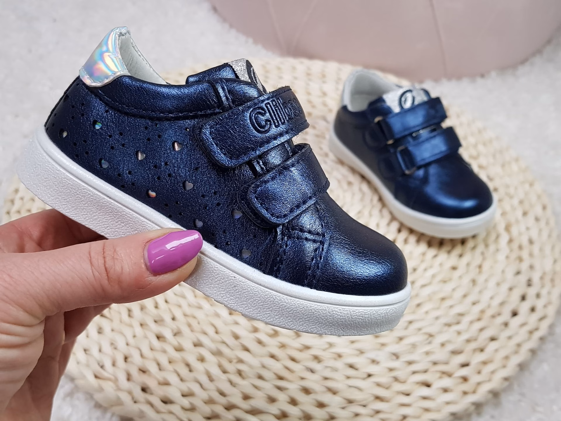 Jak zmierzyć dziecku stopę do butów?