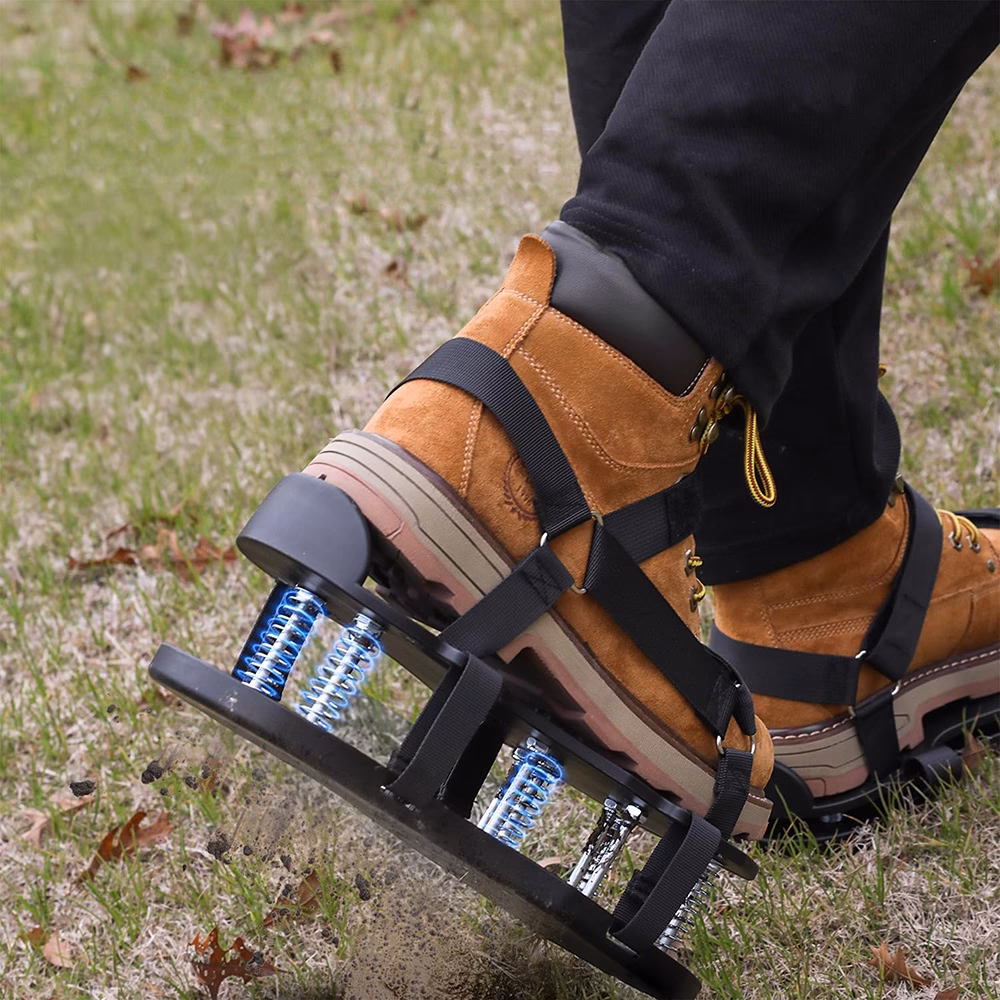 Jakie buty do aeracji trawnika wybrać?