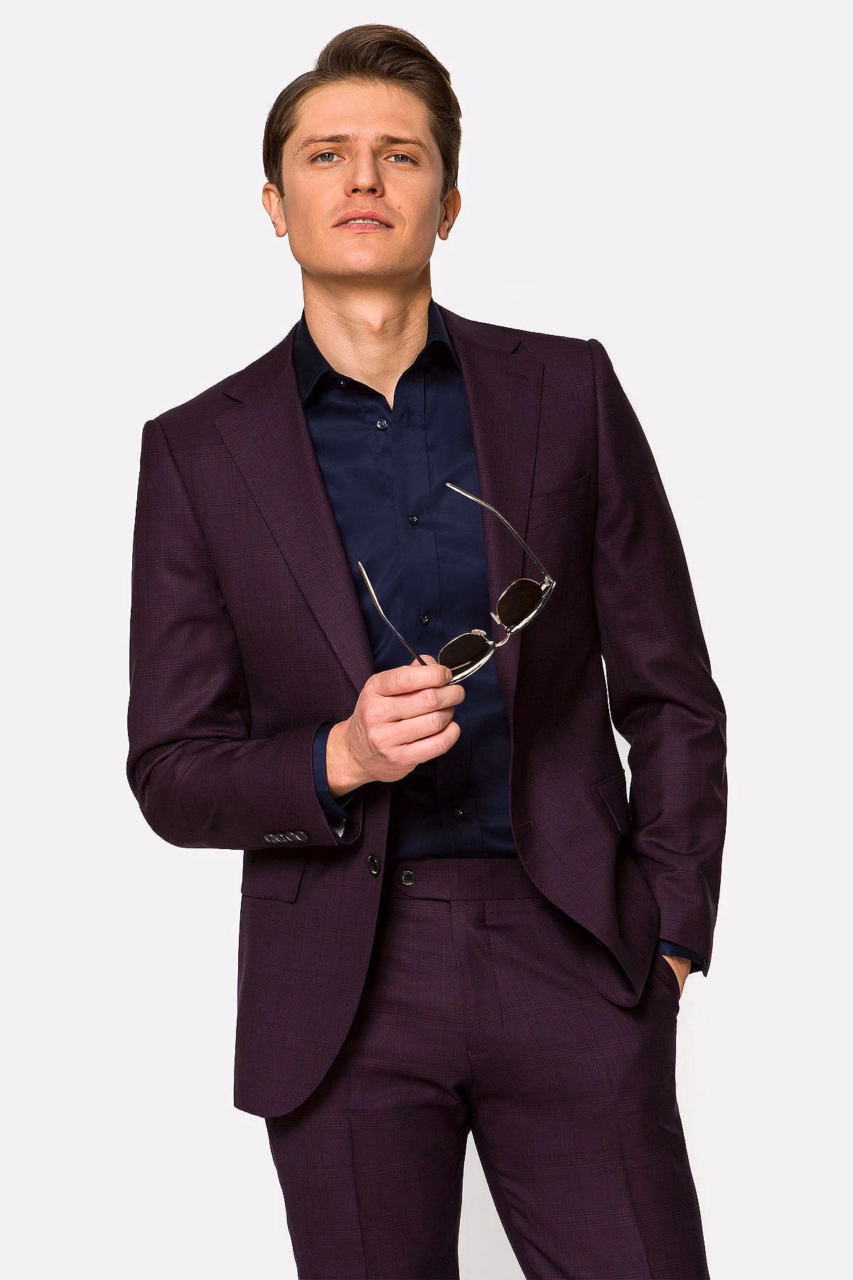 Jakie buty do bordowego garnituru?