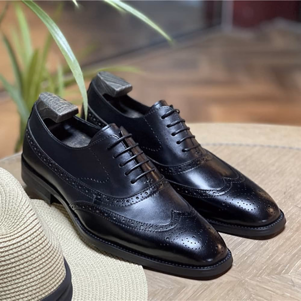 Jakie buty do czarnego garnituru?