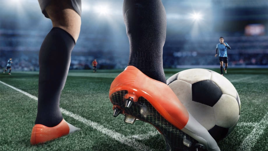 Jak dobrać rozmiar butów do piłki nożnej?