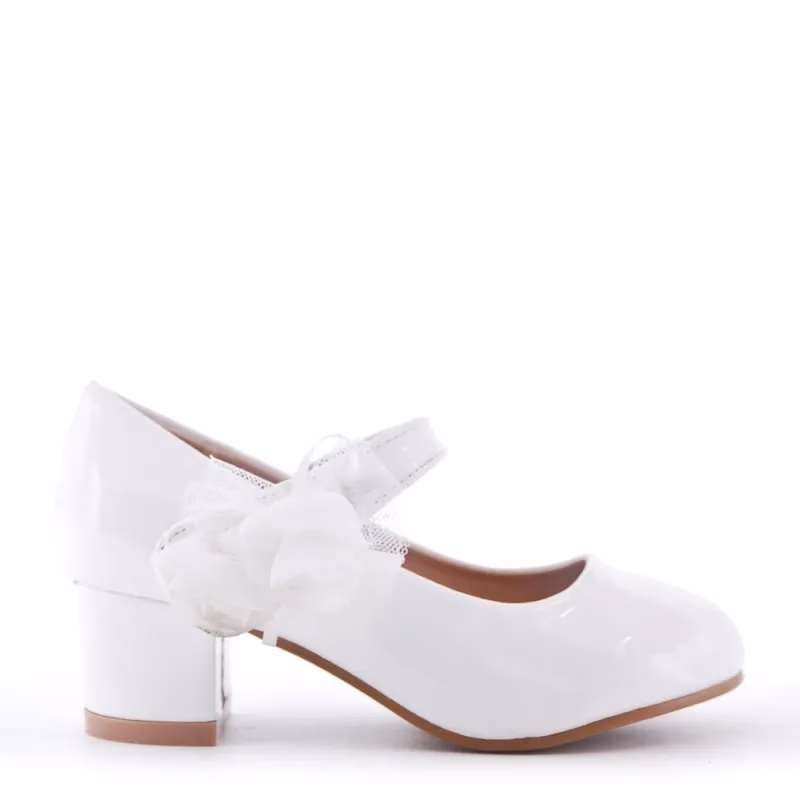 Jakie buty na komunie dla dziewczynki 2024?