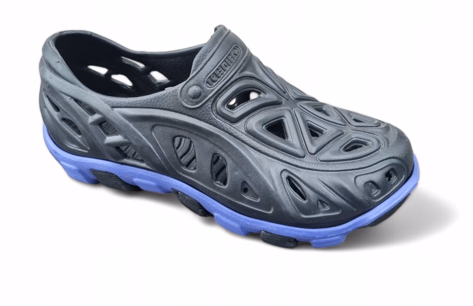 Czy w butach do wody można pływać?