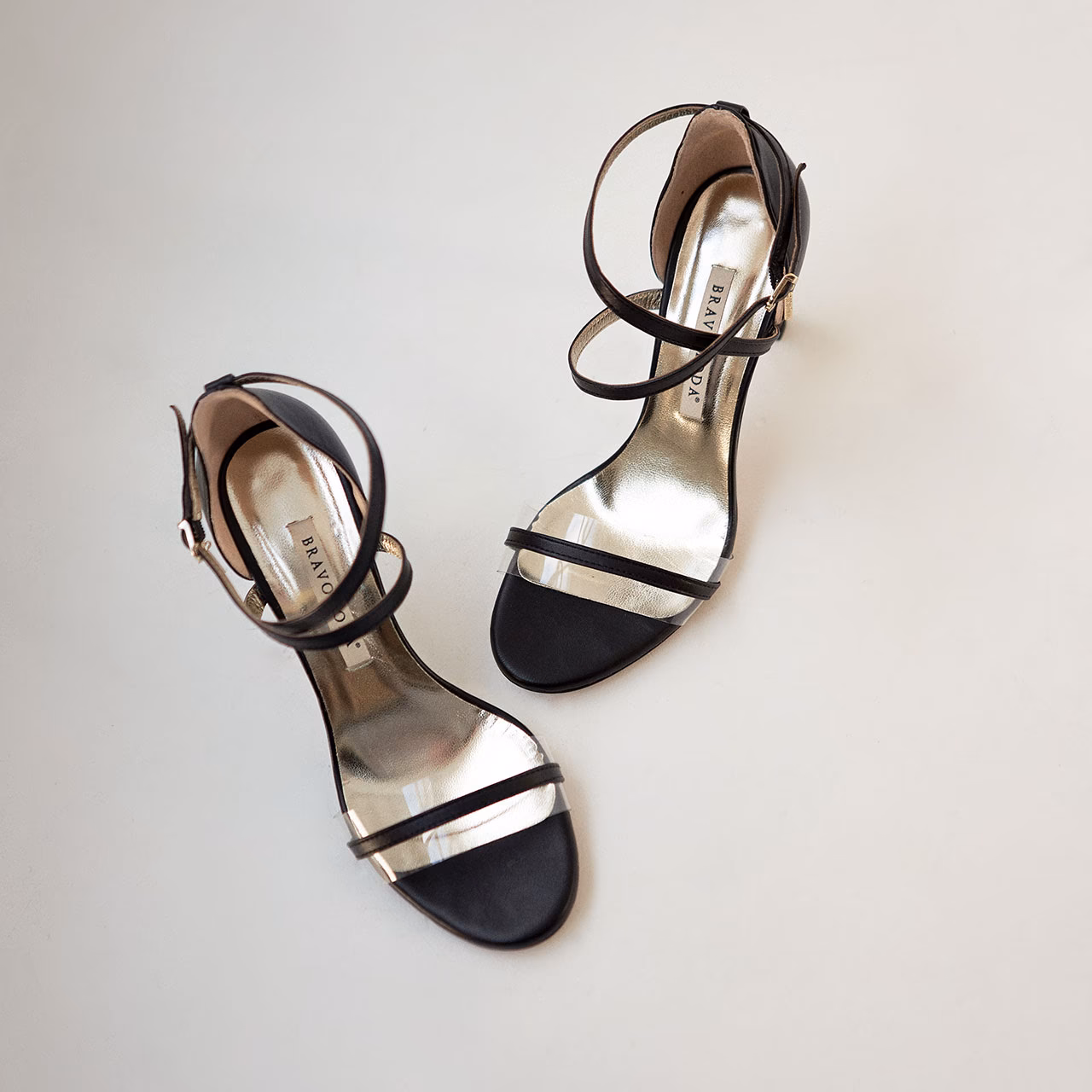 Jakie buty do sukienki koktajlowej?