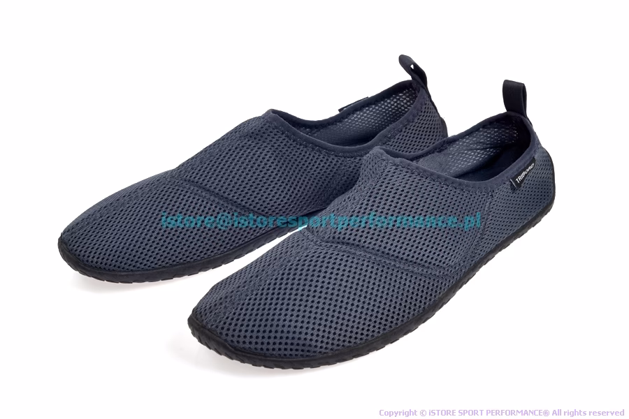 Jak dobrać rozmiar butów do wody?