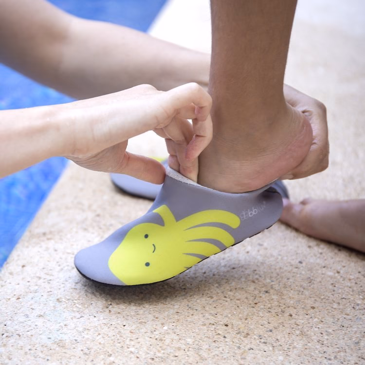 Czy do aquaparku potrzebne są buty do wody?