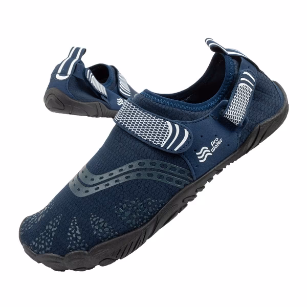 Czy buty do wody chronią przed jeżowcami?