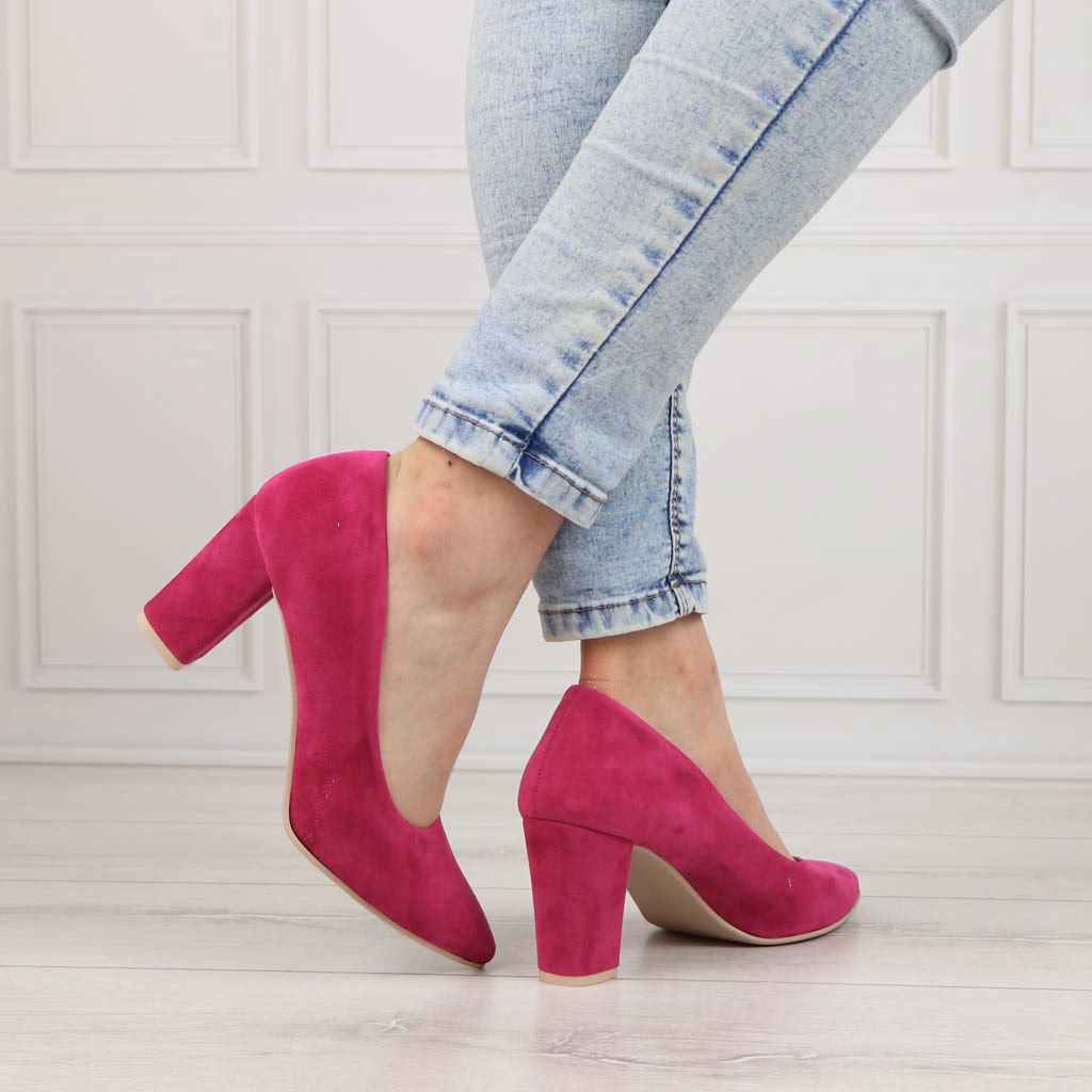 Jaki kolor pasuje do różowych butów?