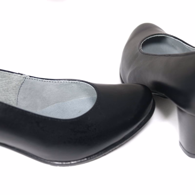 Jakie buty do munduru policyjnego damskiego?