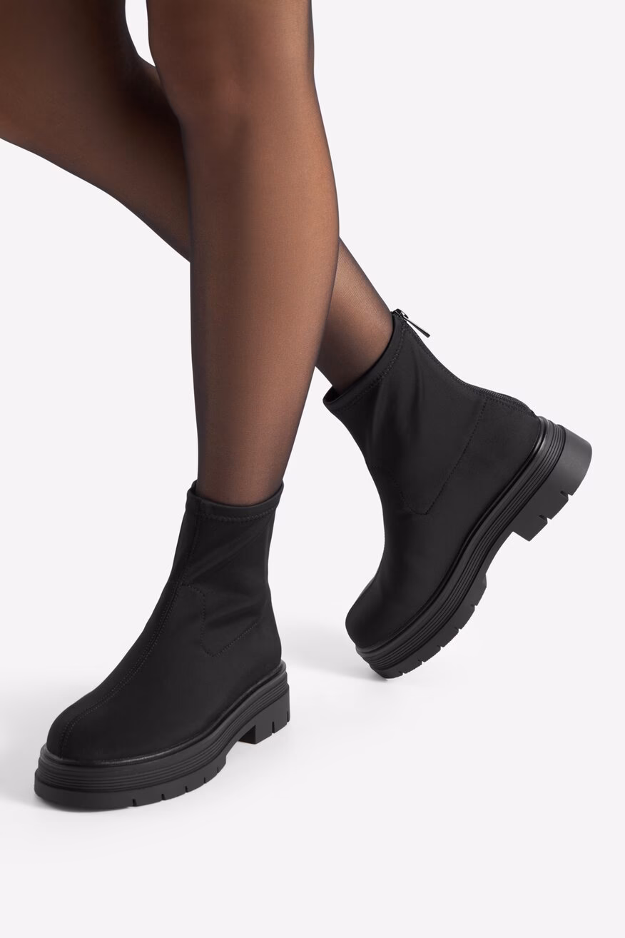 Jakie buty ma Jennifer Lopez?