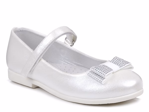 Ile kosztują buty komunijne?