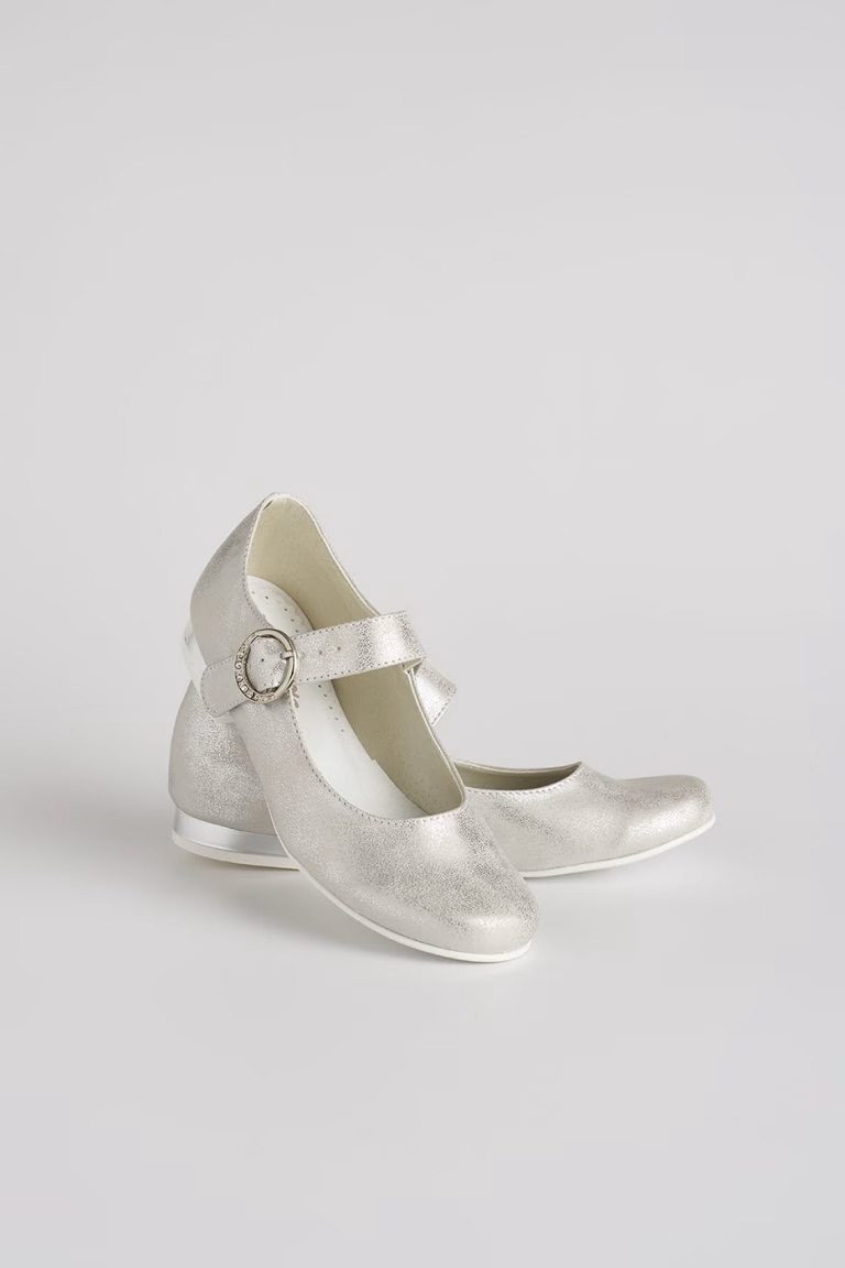 Jakie buty na komunię dla dziewczynki?