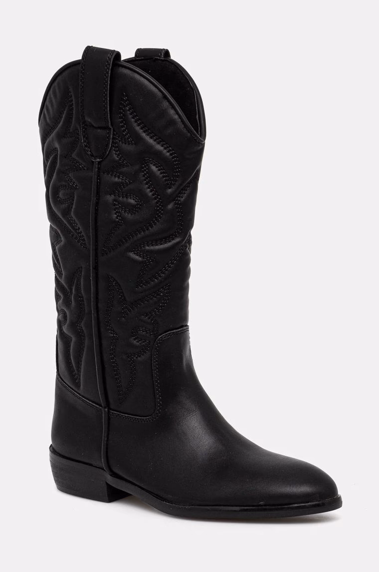 Jak nosić kowbojki damskie?