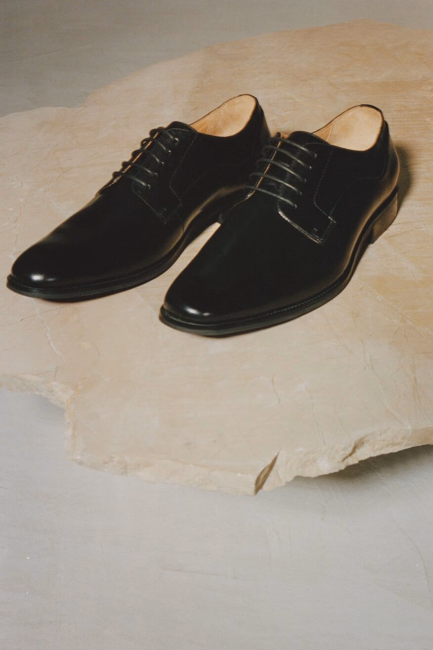 Jakie buty do garnituru na wesele?