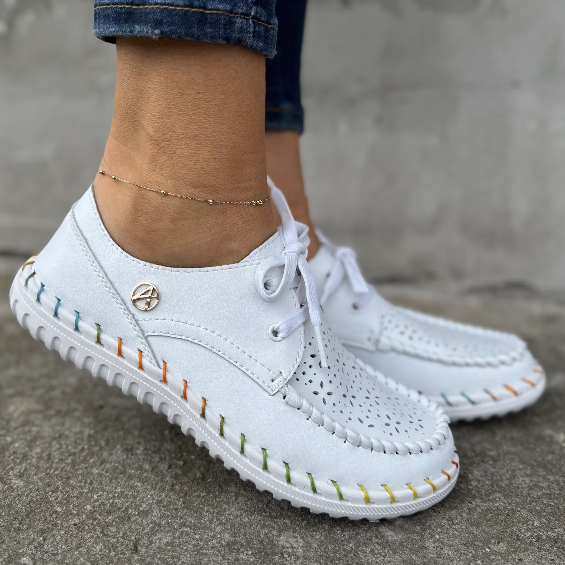 Z jakiego materiału buty na lato?